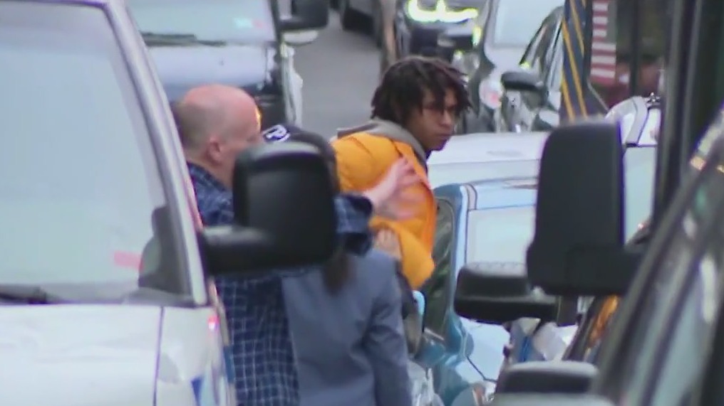 Source: 2 guns recovered at West Side High School