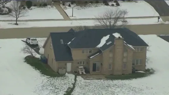 Search for suspects in home invasion in Homer Glen