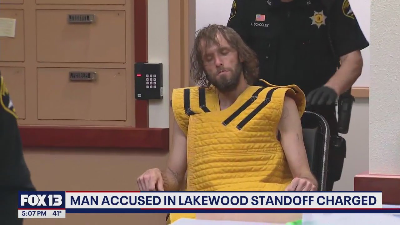 Man accused in Lakewood standoff charged | FOX 13 Seattle