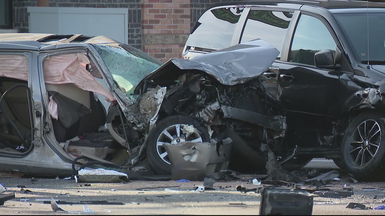 Police chase ends with crash at busy Dearborn intersection | FOX 2 Detroit