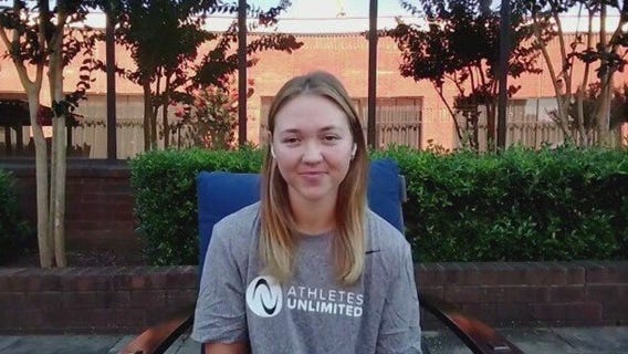 Lindenhurst pro softball player dedicates season to mom battling cancer