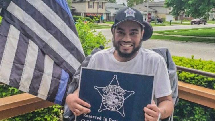 Park Forest police detective Tim Jones shot in line of duty dies at 34