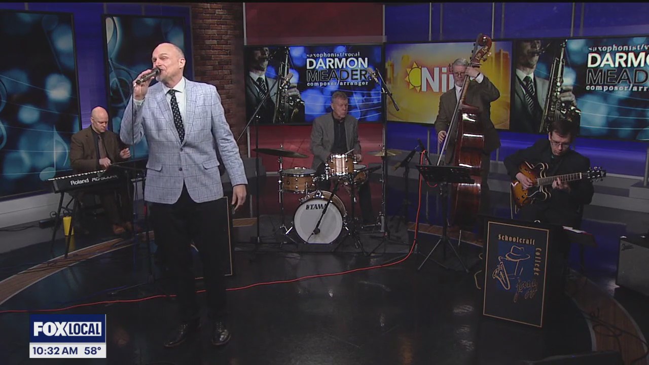 Darmon Meader performing at Schoolcraft College