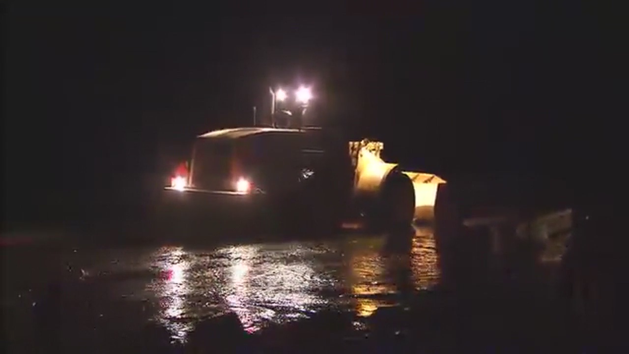 Parts of 101 freeway closed in Ventura due to storm