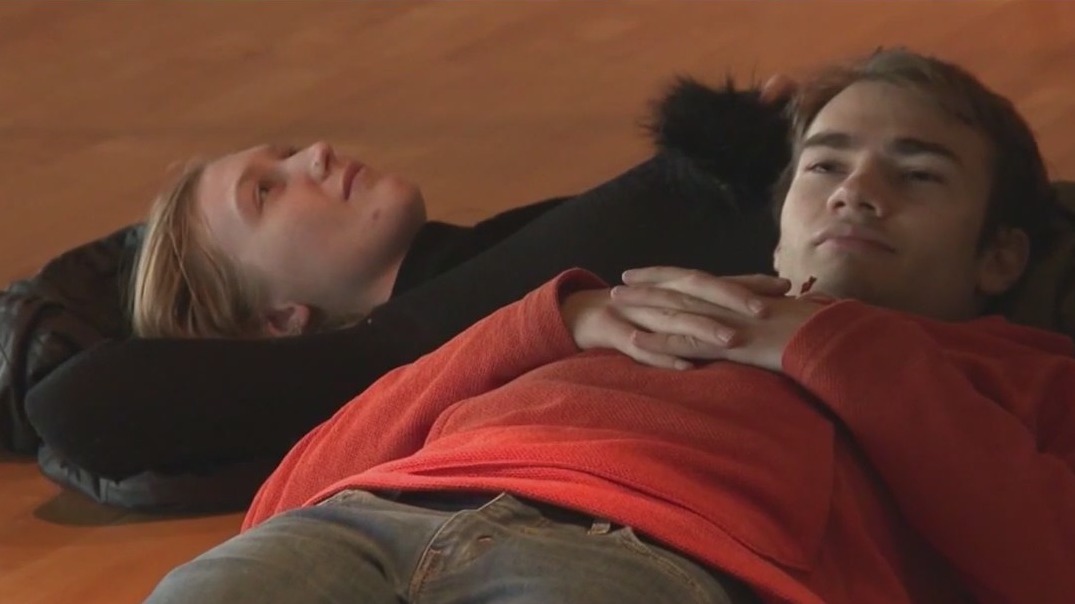 'Do Nothing' college course earns rave reviews from students and experts