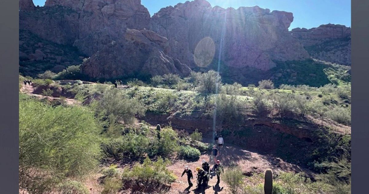 Woman airlifted off Camelback Mountain
