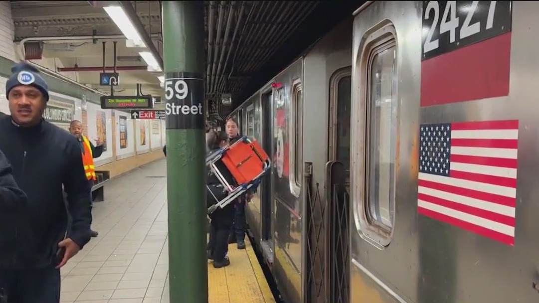 Subway rider randomly stabbed with screwdriver