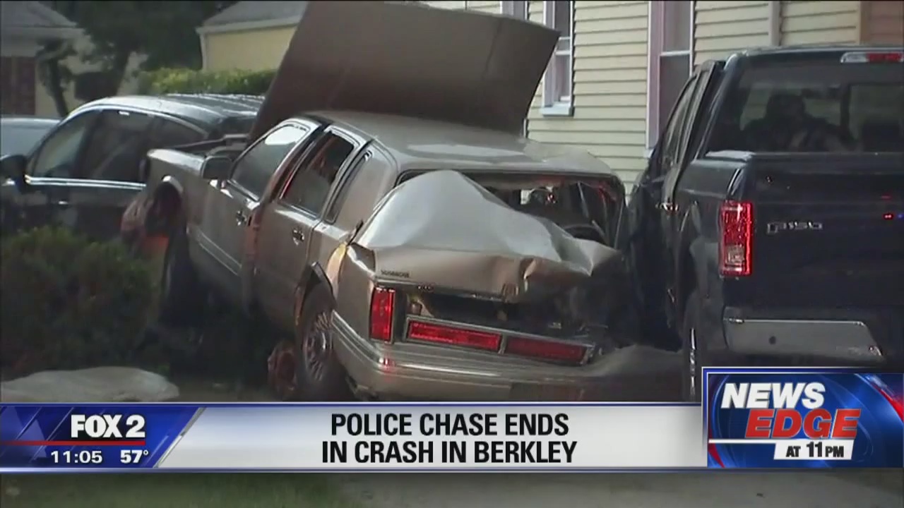 High-speed police chase ends in driveway of Berkley home | FOX 2 Detroit