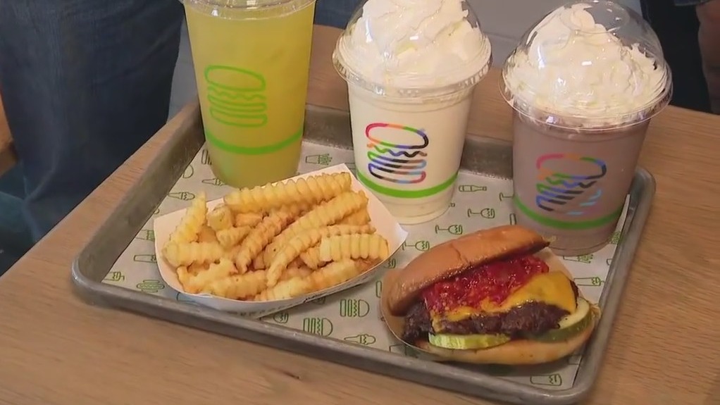 Inside EEEEEATSCON 2025 Los Angeles