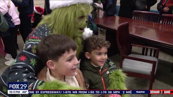 Philly Police's 3rd District hosts magical Christmas party for families