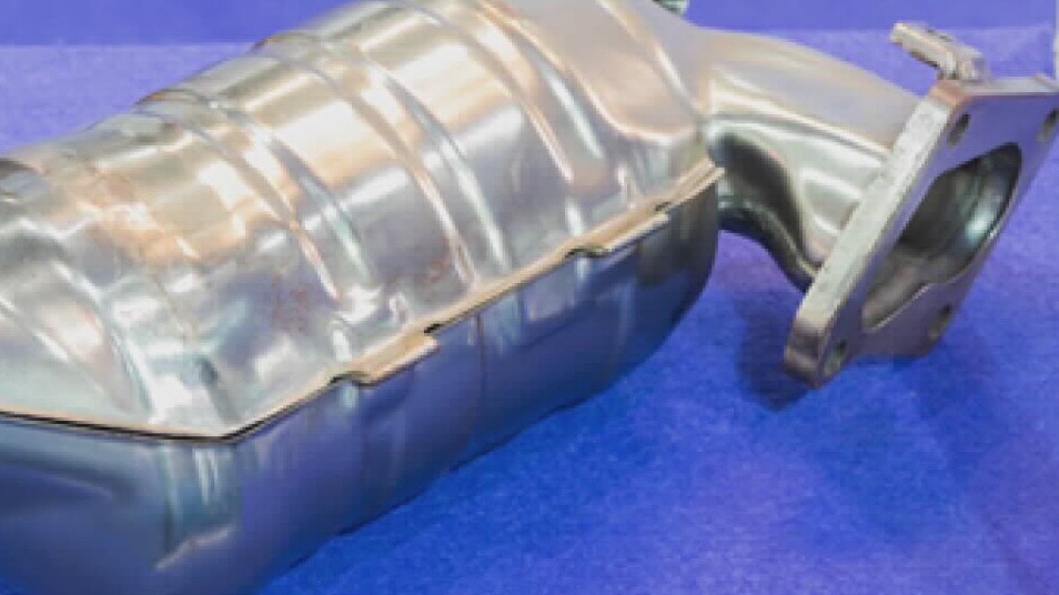 Why are catalytic converter thefts a growing trend in Houston?