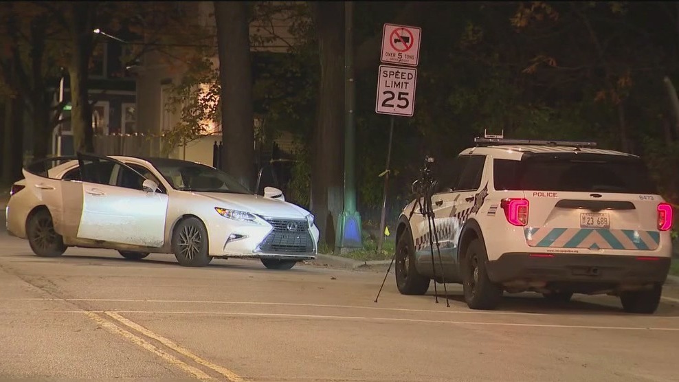 3 in custody after shots fired at Chicago police in Mayfair