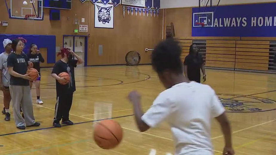 Oakland High's girls varsity basketball team prepares for prestigious tournament to showcase skills to scouts