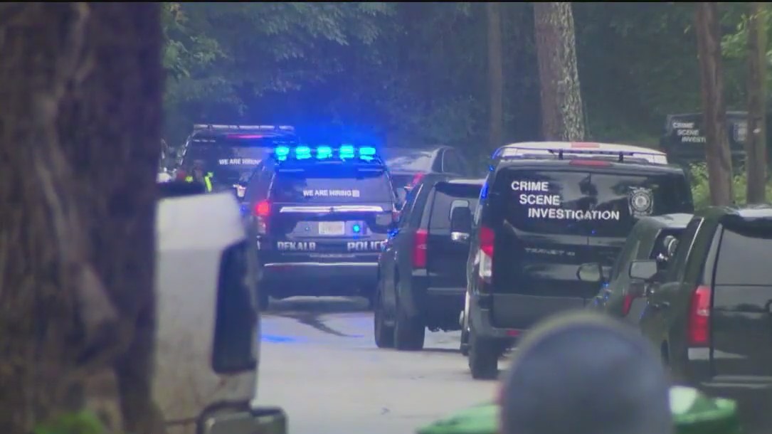 Man shot to death in home, suspect arrested nearby | FOX 5 Atlanta