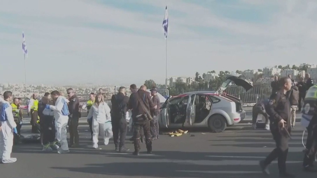 4 Israelis killed in shooting, officials say