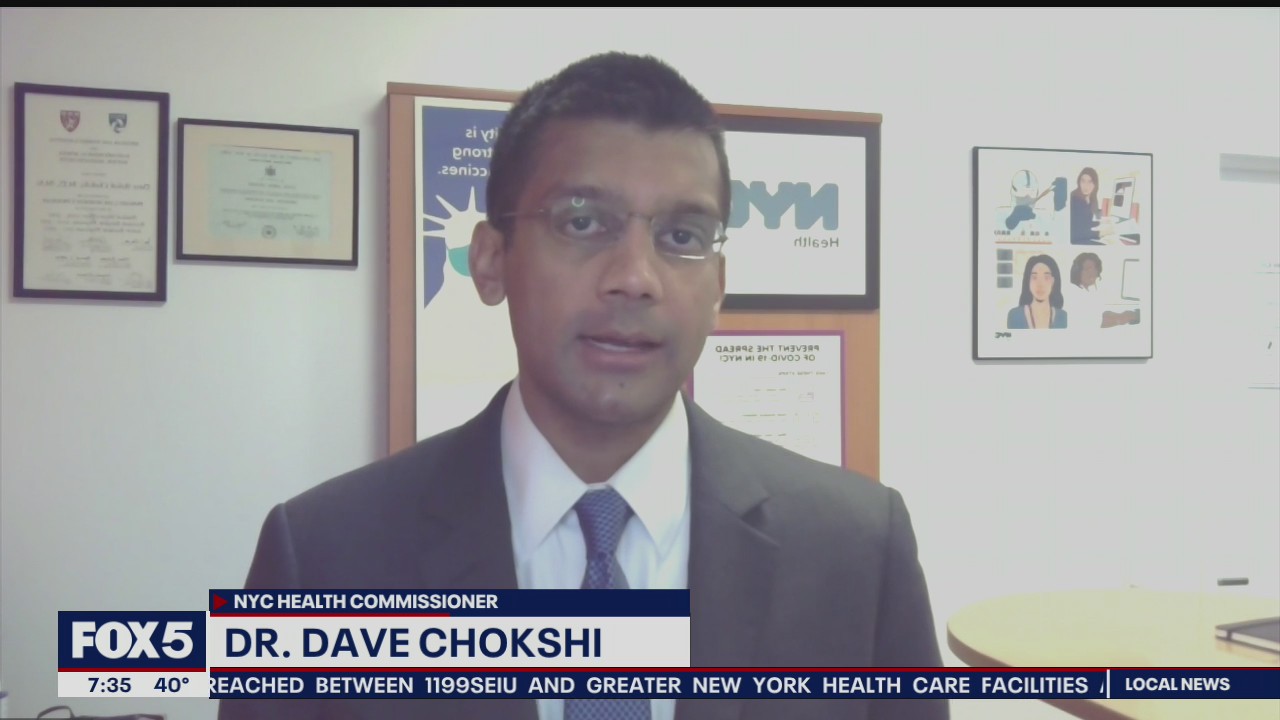 NYC top doc says omicron days away