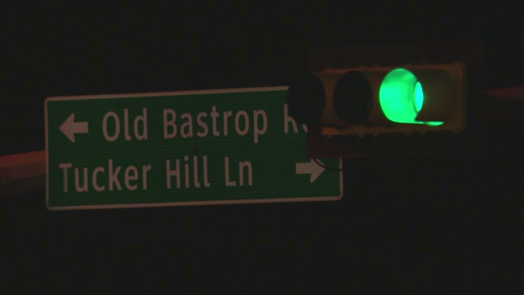 2 dead in wreck in East Travis County