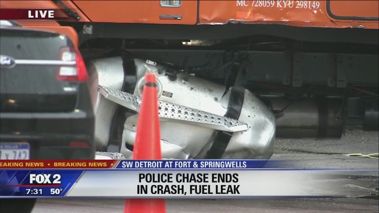 Homeowner follows car thief, who weaved through I-75 accident before crashing himself