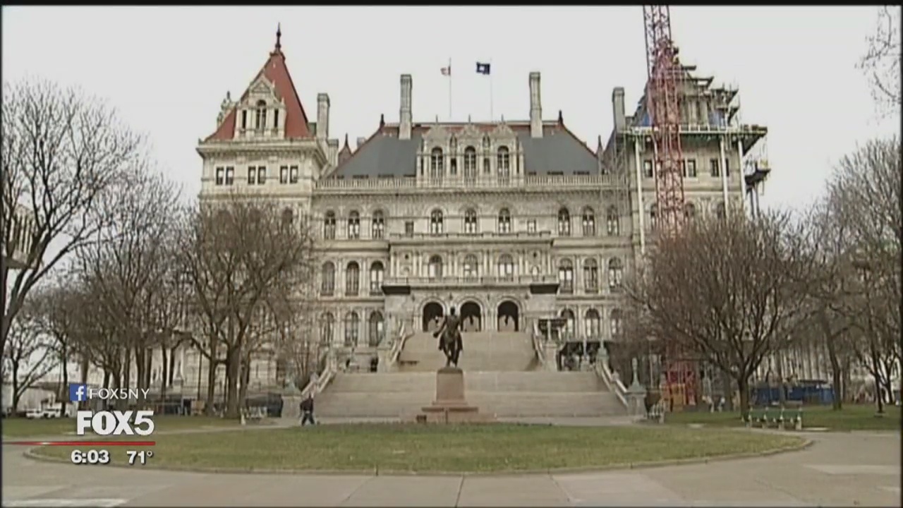 Cuomo signs bill authorizing driver's licenses for undocumented immigrants