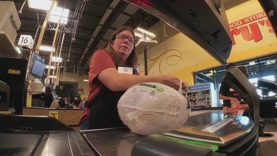 Last-minute rush hits stores ahead of Thanksgiving