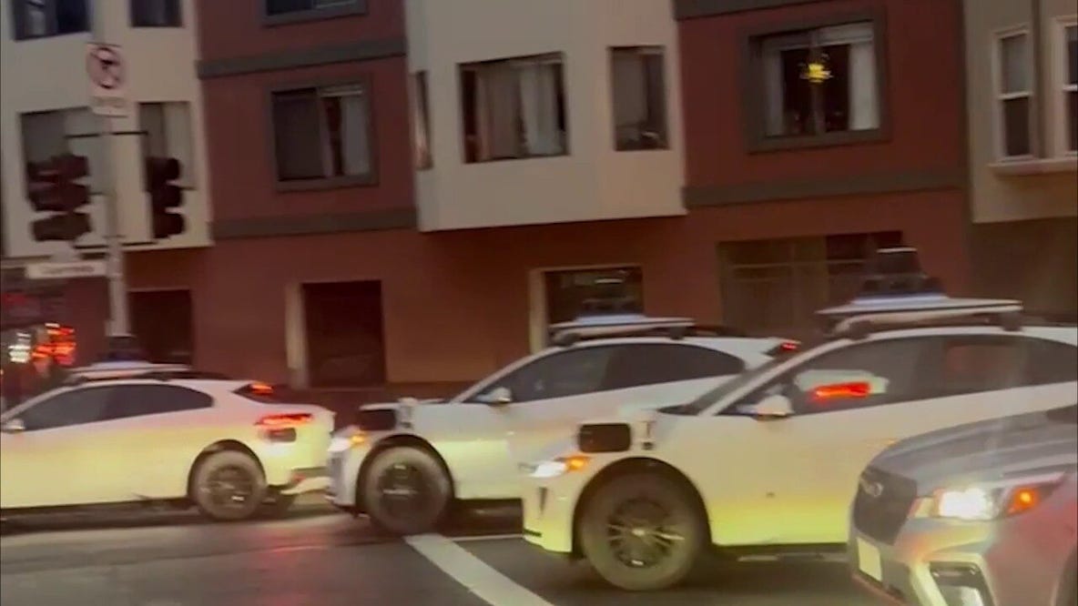 San Francisco power outage: Waymo vehicles block intersection