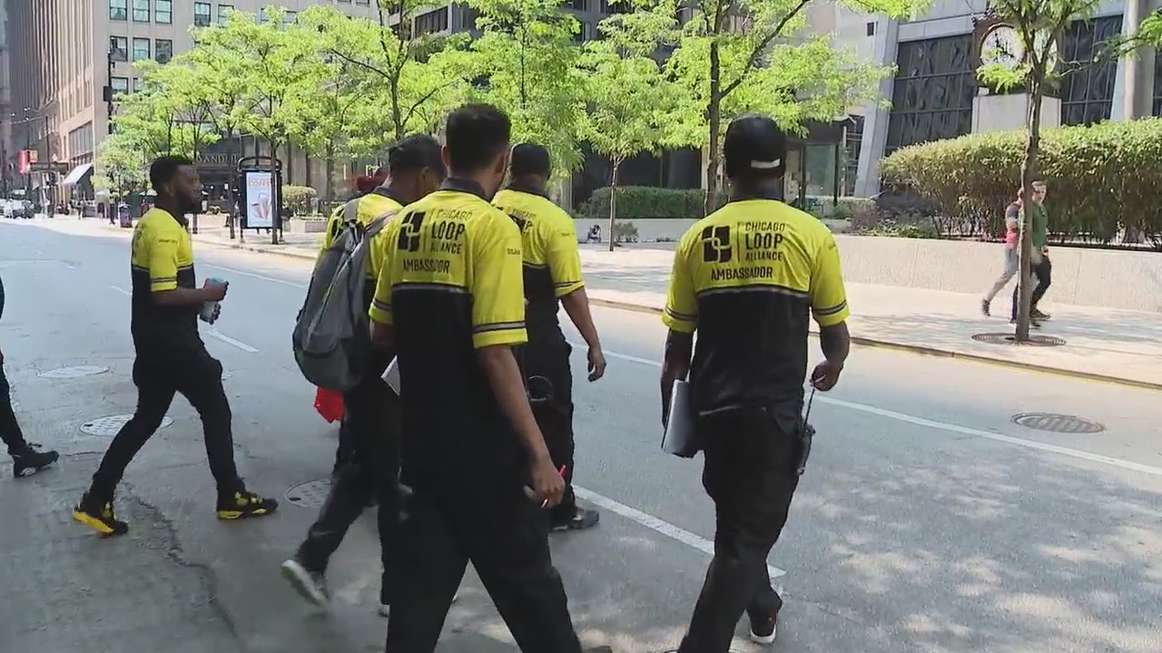Chicago street ambassadors expand efforts to enhance downtown safety