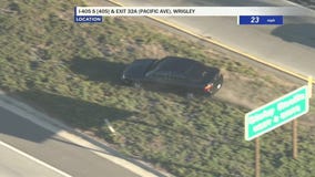 Driver goes off-road on 405 Freeway