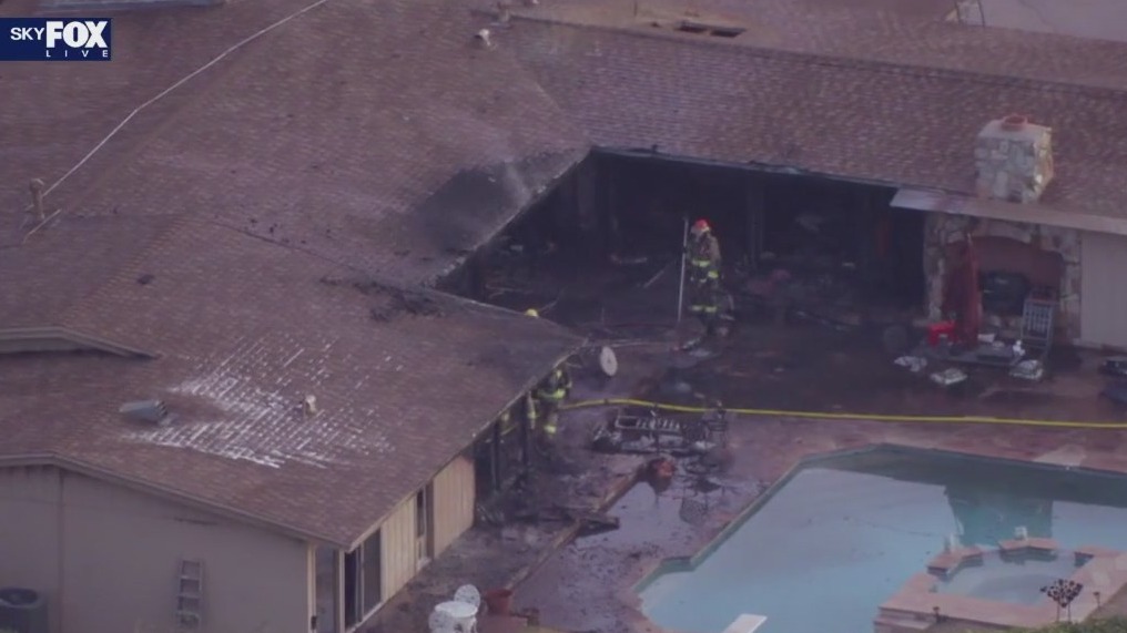Man pulled from Phoenix house fire | FOX 10 Phoenix