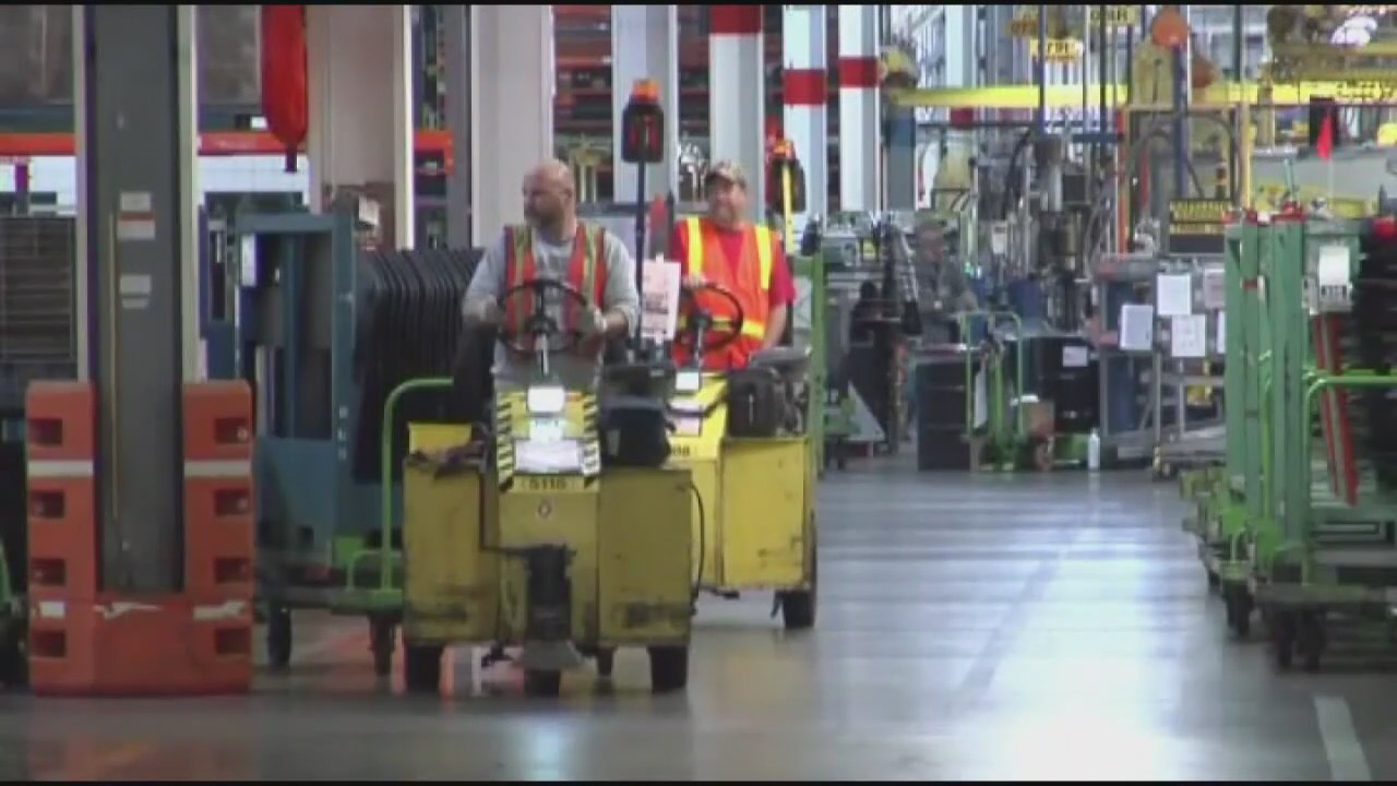 Stellantis, GM UAW members still waiting for their own historic deal