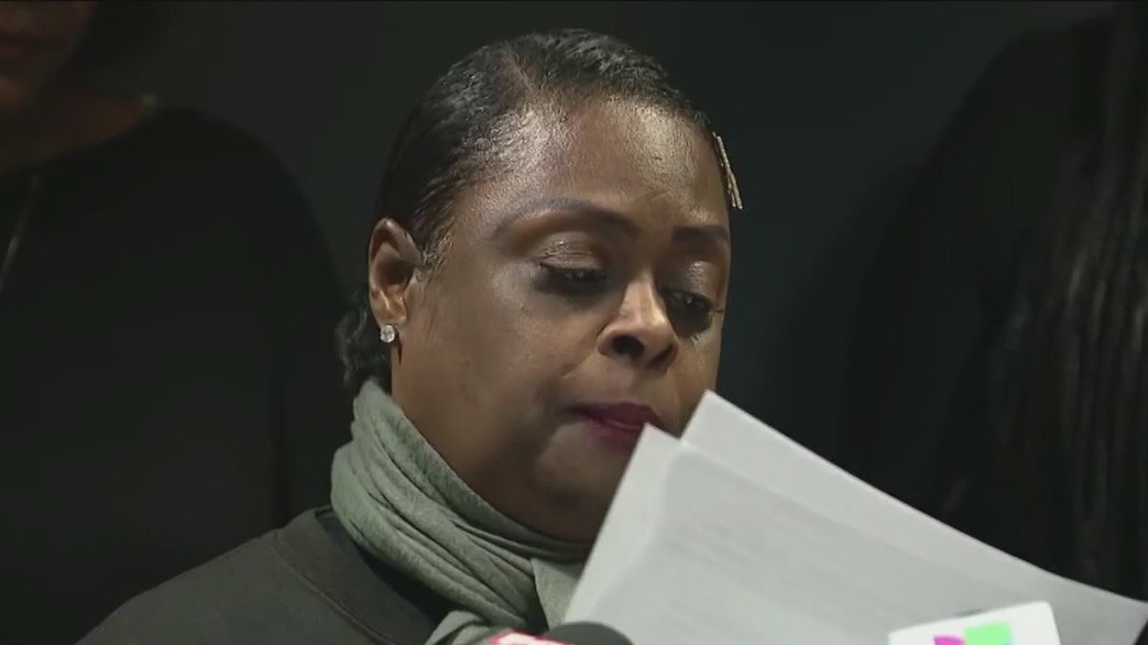 Chicago tenants sue management company after electrical outage displaced residents on Christmas Eve