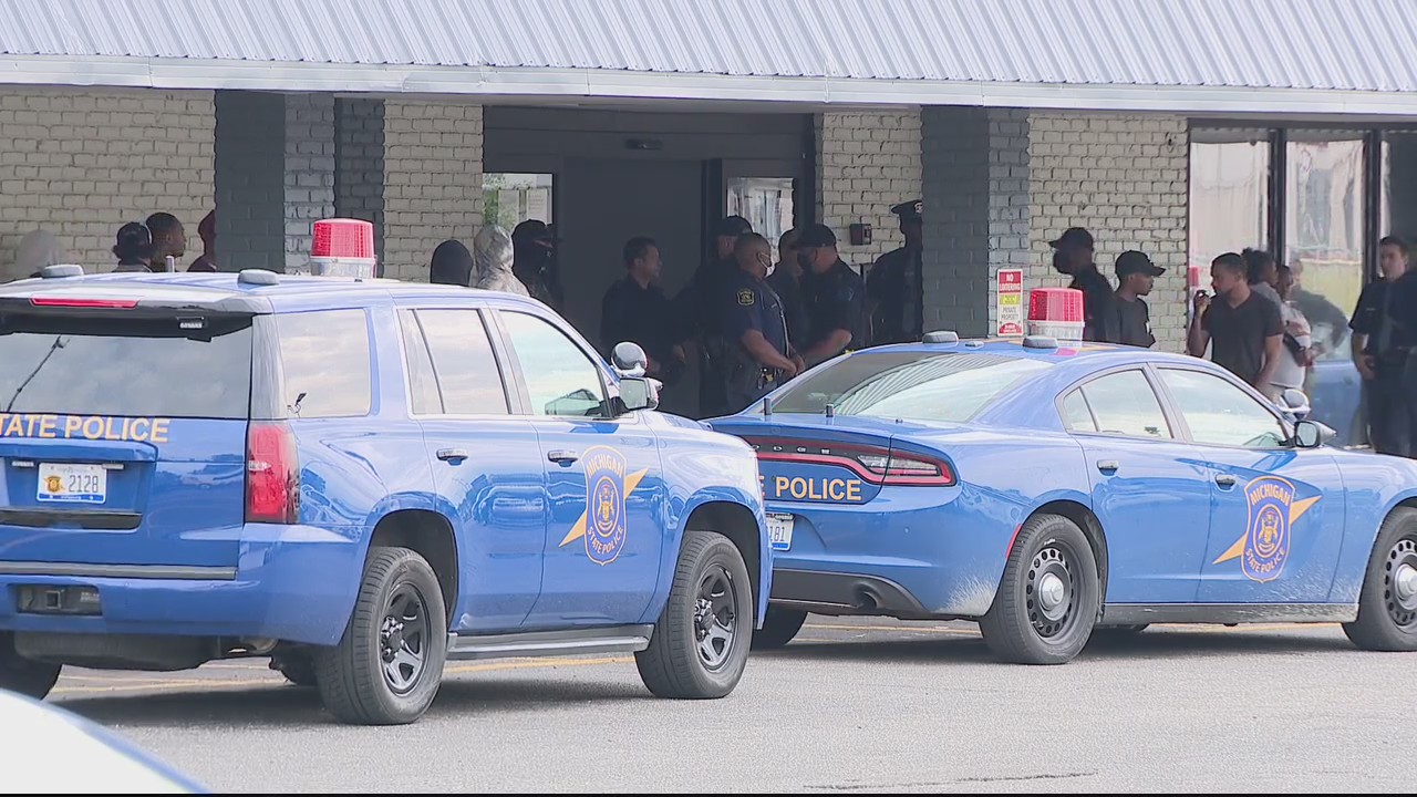 Man killed at Royal Oak Twp hotel, MSP search for shooter | FOX 2 Detroit