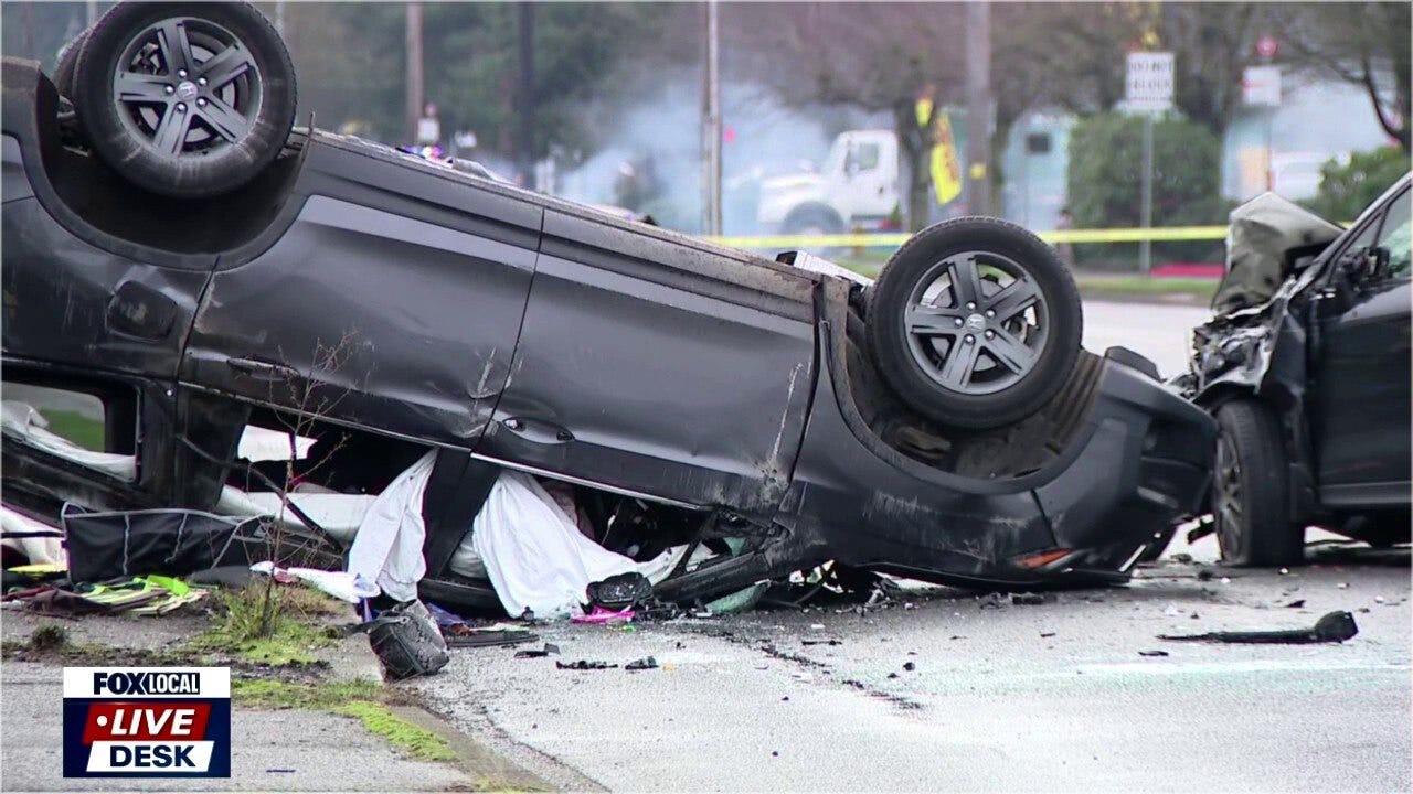 Two people dead after multi-car crash in Everett, WA