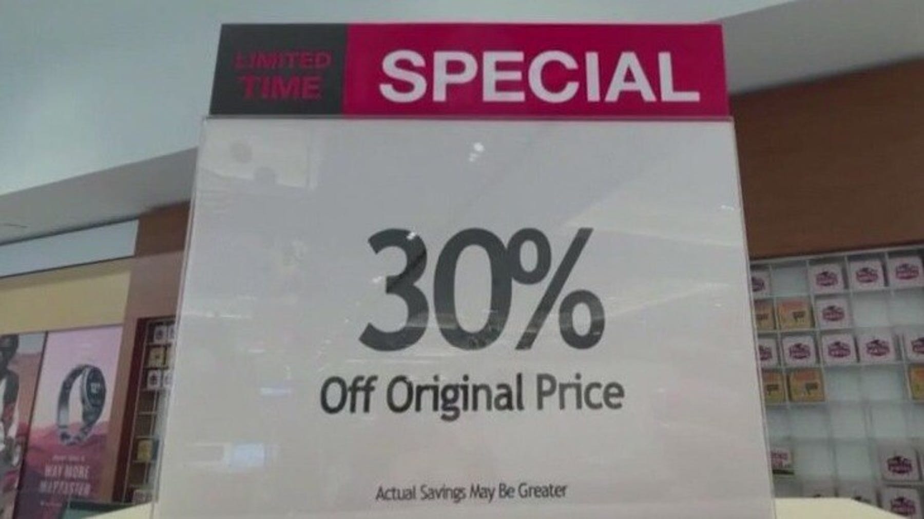 Expert shares tips to avoiding debt during the holidays