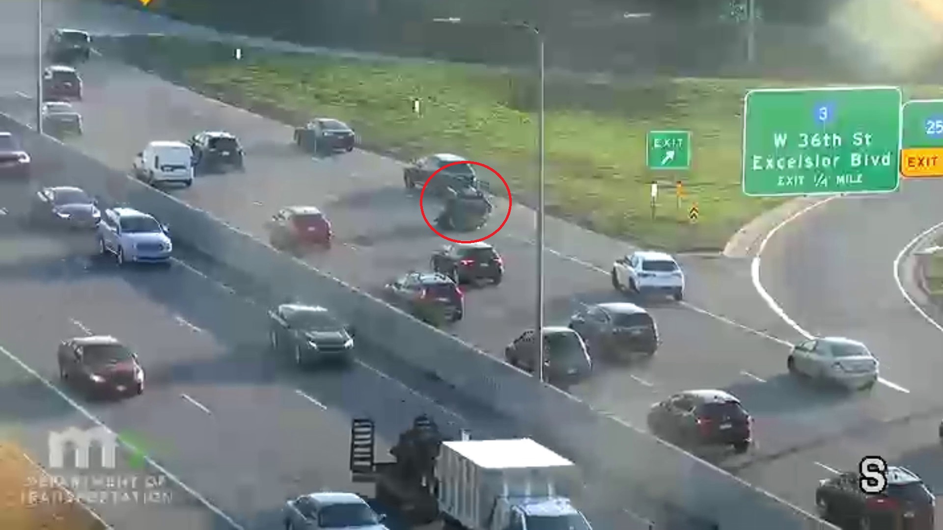 Minnesota drivers vs. pile of junk on highway