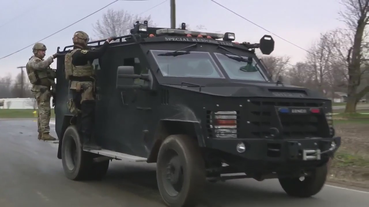 Barricaded gunman in Frenchtown Township, two double shootings in Detroit, the weather and more on the HD show