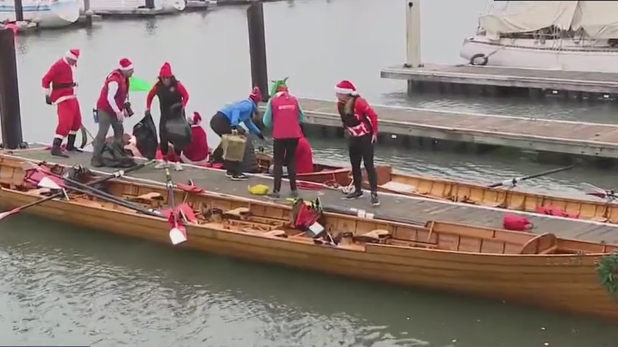 South End Rowing Club delivers via rowboat for SFFD toy drive