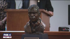 Late Dallas Co. DA Craig Watkins honored with bust