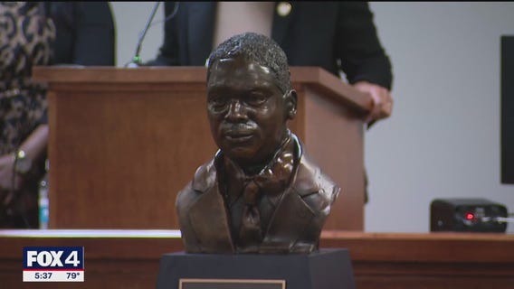 Late Dallas Co. DA Craig Watkins honored with bust
