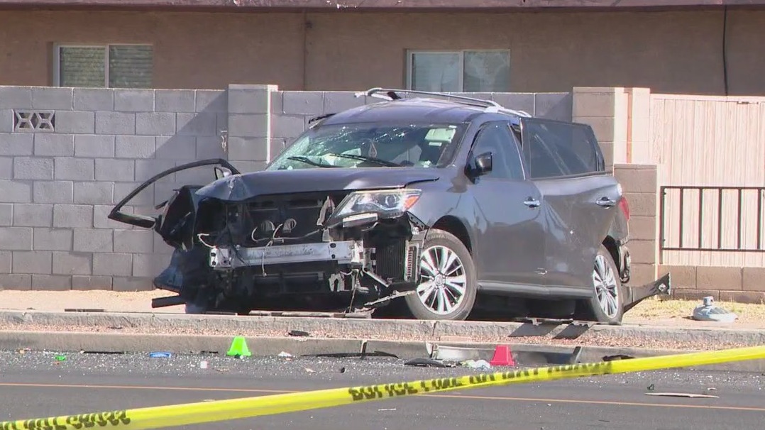 2 dead following crash in Phoenix | FOX 10 Phoenix