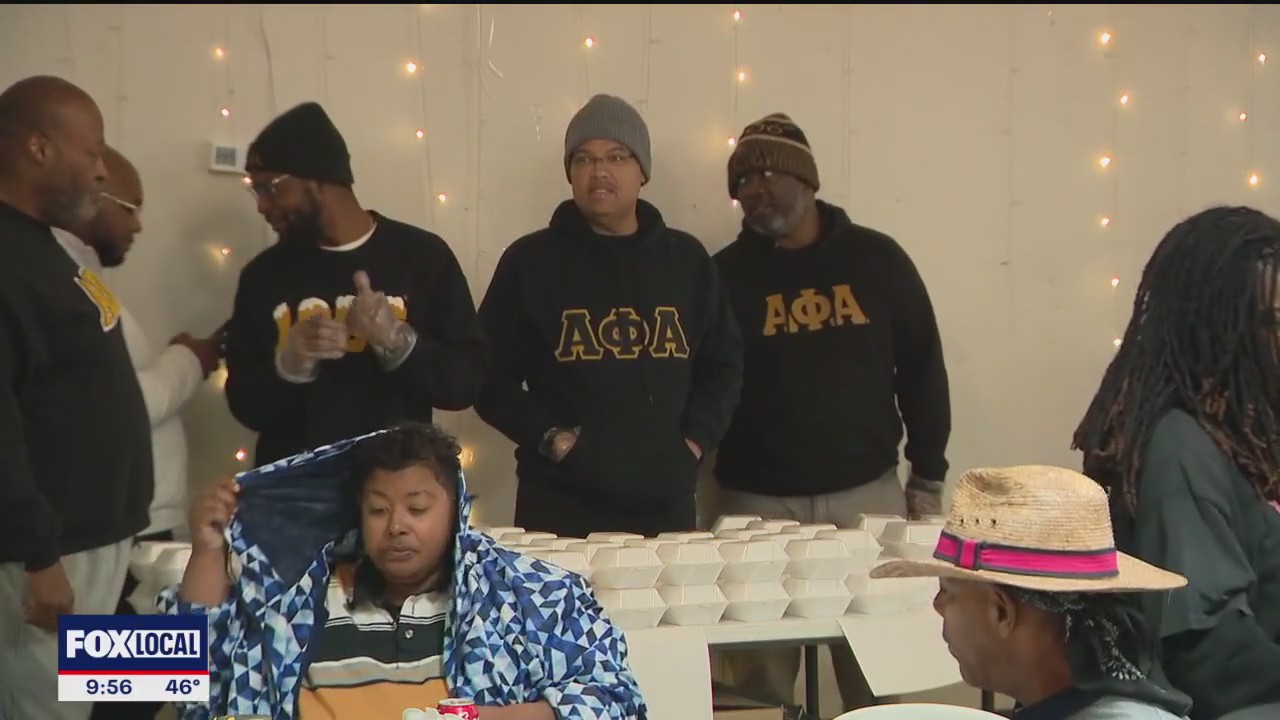 Volunteers help homeless North Texans on Thanksgiving