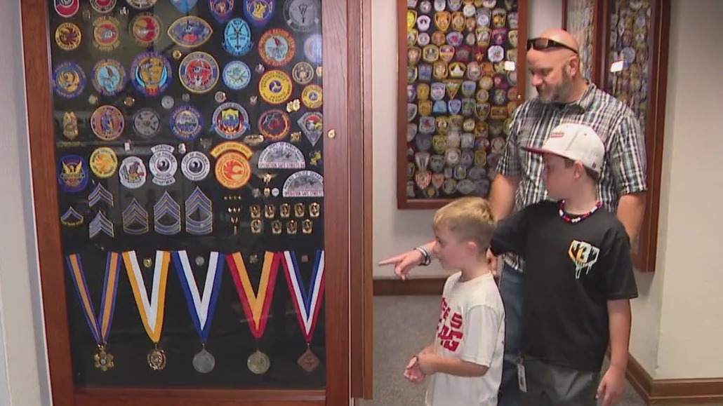 Previewing the National Police Collector Show in Phoenix