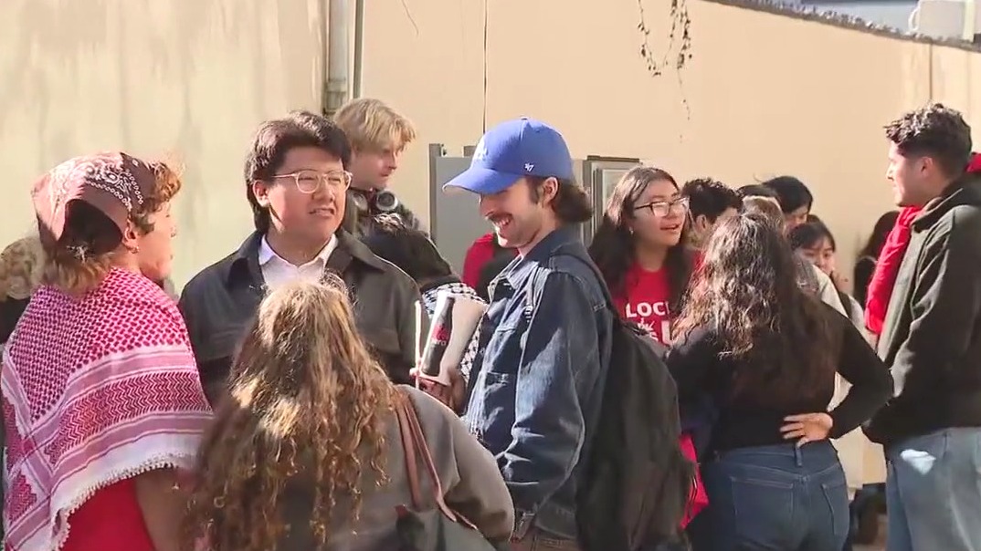 UC students protest tuition hikes | FOX 11 Los Angeles