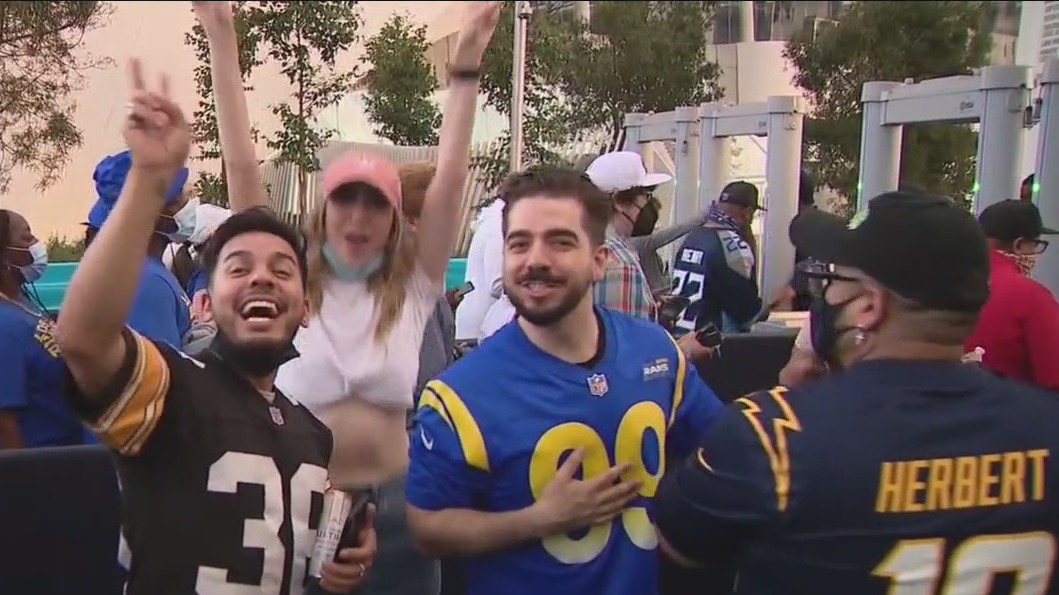 Rams, Chargers fans enjoy the first game at SoFi Stadium