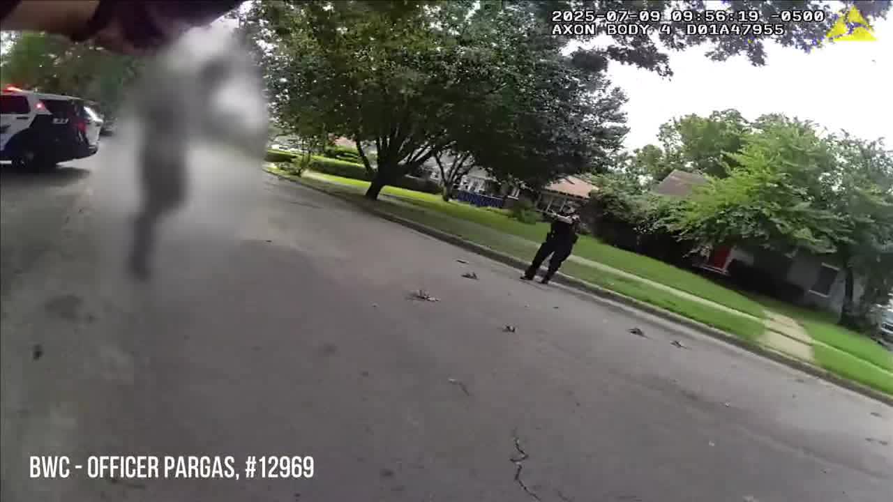 VIDEO: Dallas officer shoot suspect armed with knives