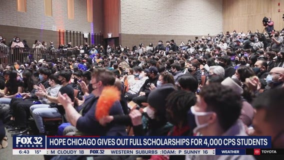 4,000 Chicago students and parents receive full ride college scholarships