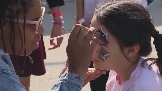 Block party in Chicago celebrates end of the school year