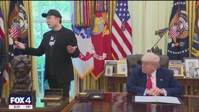 Elon Musk regrets digital posts about President Trump