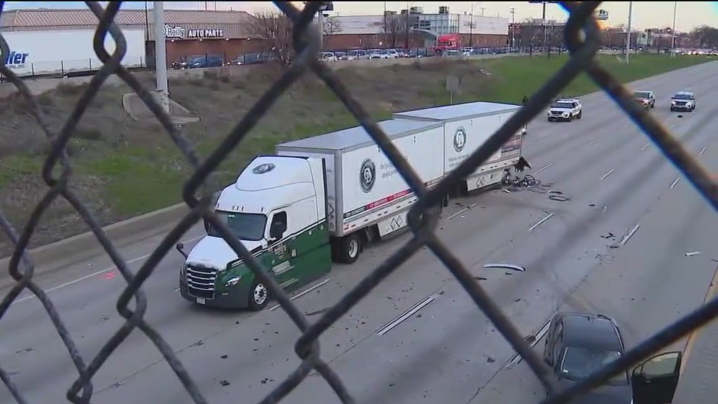 Fatal I-94 crash on Chicago?s South Side shuts down some lanes, ISP says