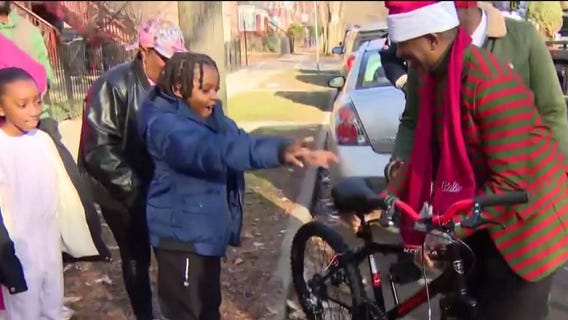 Christmas surprise delivered to Chicago child who lost mother