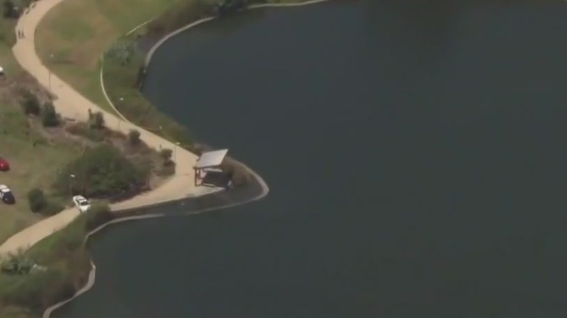 Man drowns in lake in Willowbrook